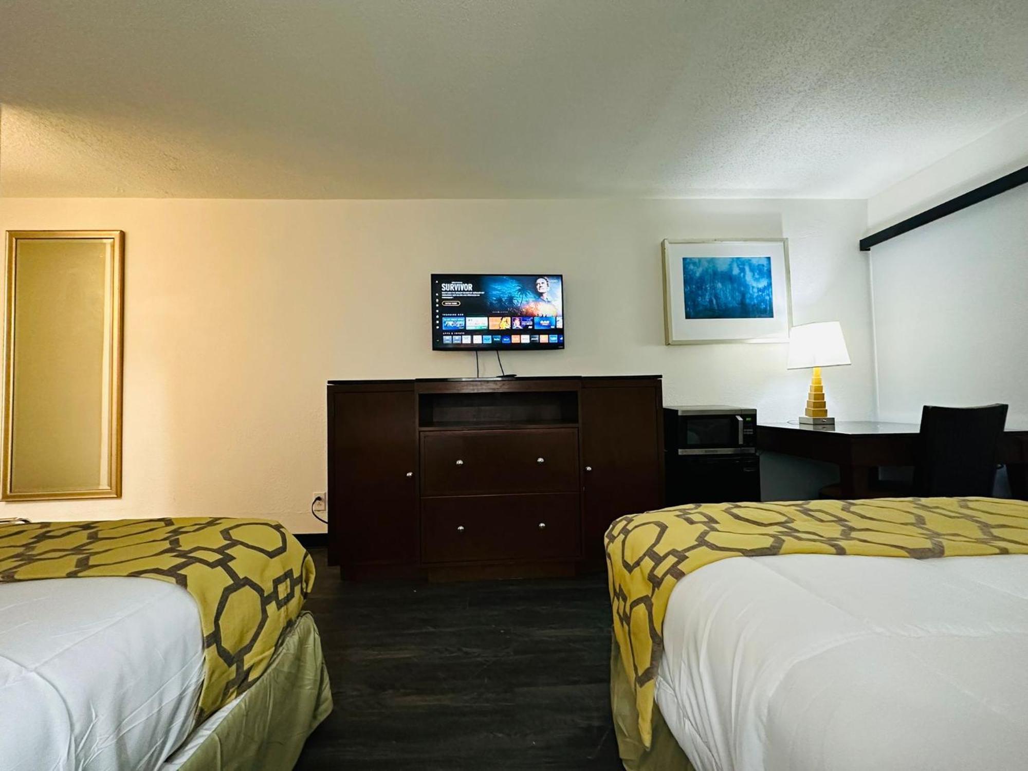 Baymont Inn And Suites By Wyndham Columbus / Near Osu Exterior photo
