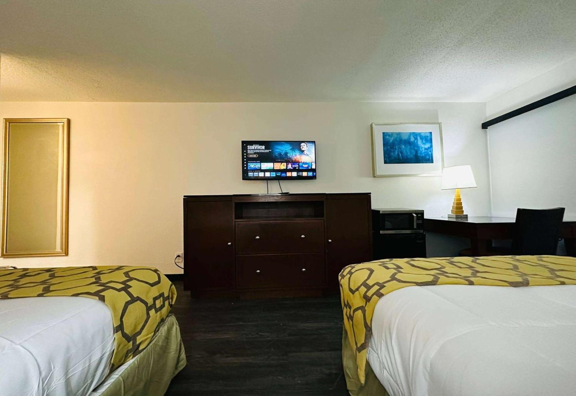 Baymont Inn And Suites By Wyndham Columbus / Near Osu Exterior photo
